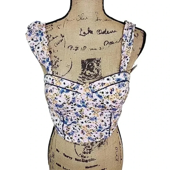B.O.G. Tops - Floral Print Corset crop top. Nwt. Size Medium